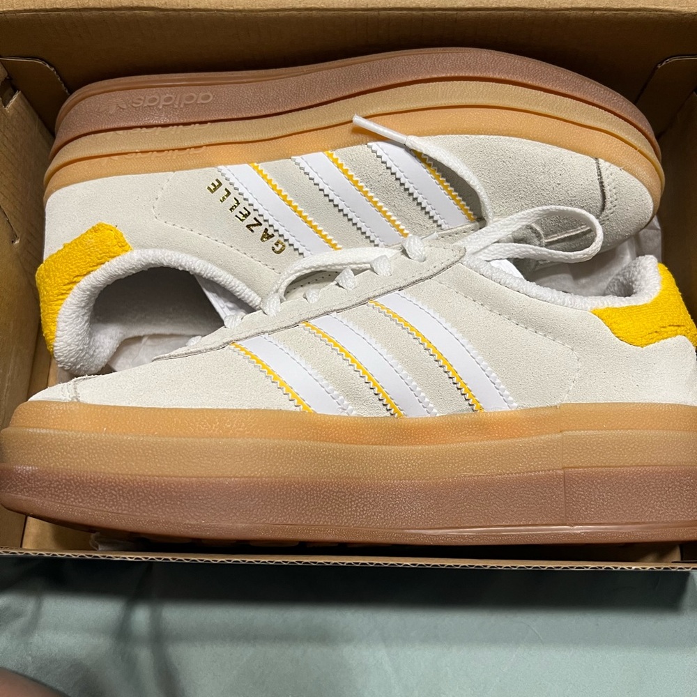 Adidas gazelle bold size 5 women